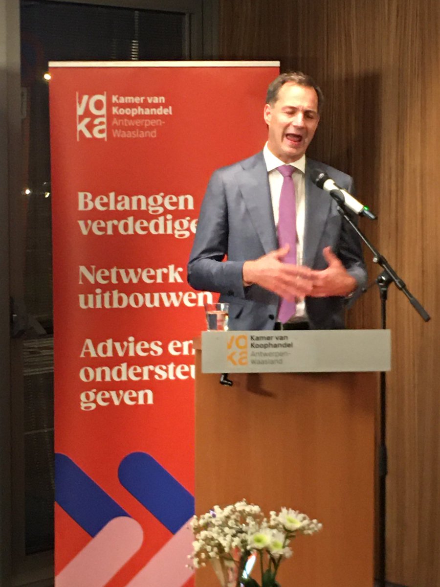 MaertensHans2's tweet photo. Premier ⁦@alexanderdecroo⁩ opent de vernieuwde kantoren van ⁦@kvkaw⁩ Voka Kamer van Koophandel Antwerpen-Waasland in Sint-Niklaas. Begeesterende toespraak over ondernemerschap en duurzaamheid tijdens en na de coronacrisis. https://t.co/E56k04PwTs