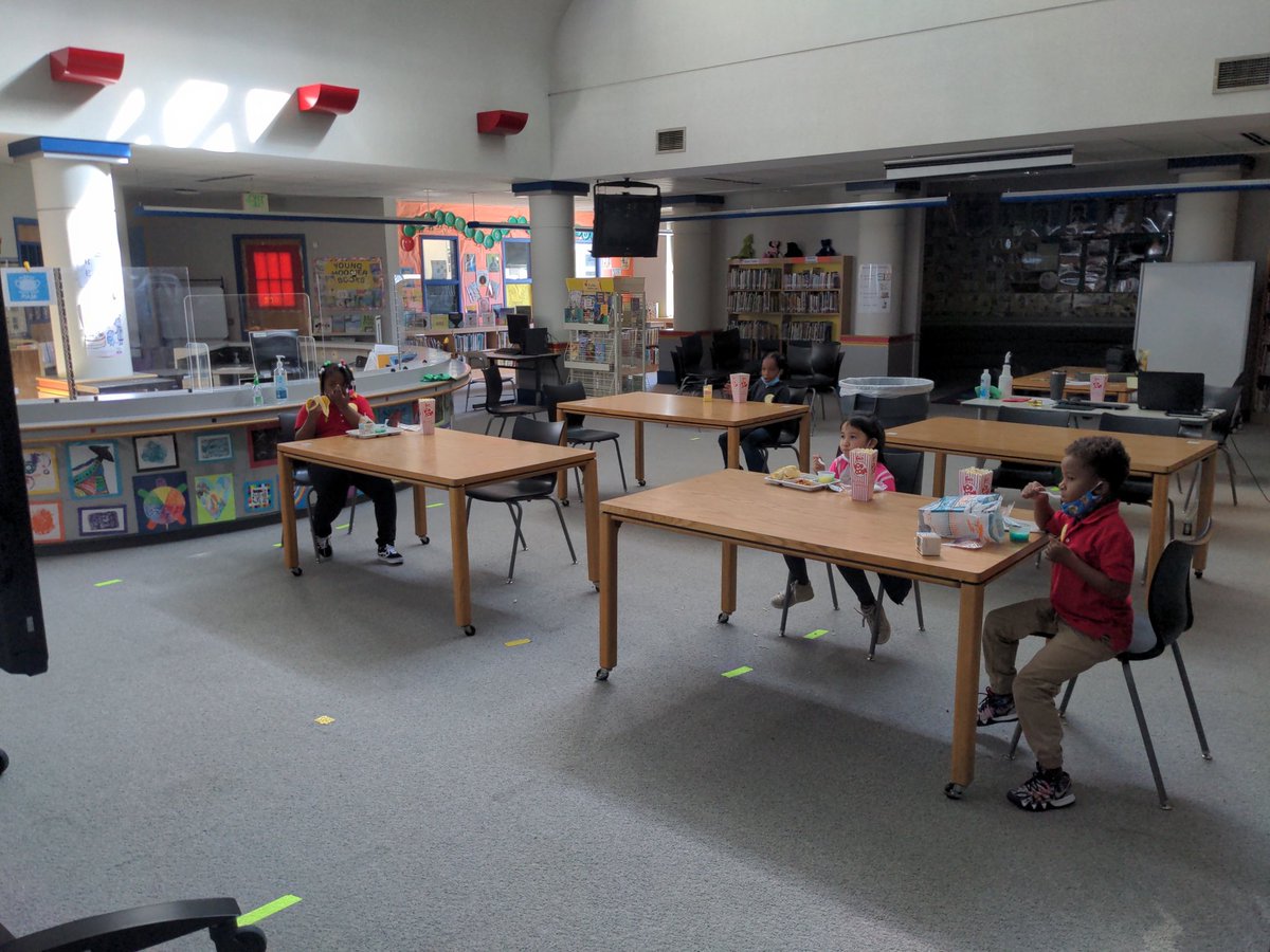 We celebrated some great students for Gold Zone today. They loved getting a small group lunch with some fresh popcorn. #goldzone #OURheights <a href="/sunnyheightsele/">Sunny Heights Elem</a> <a href="/msdwarren/">MSD of Warren Township</a>