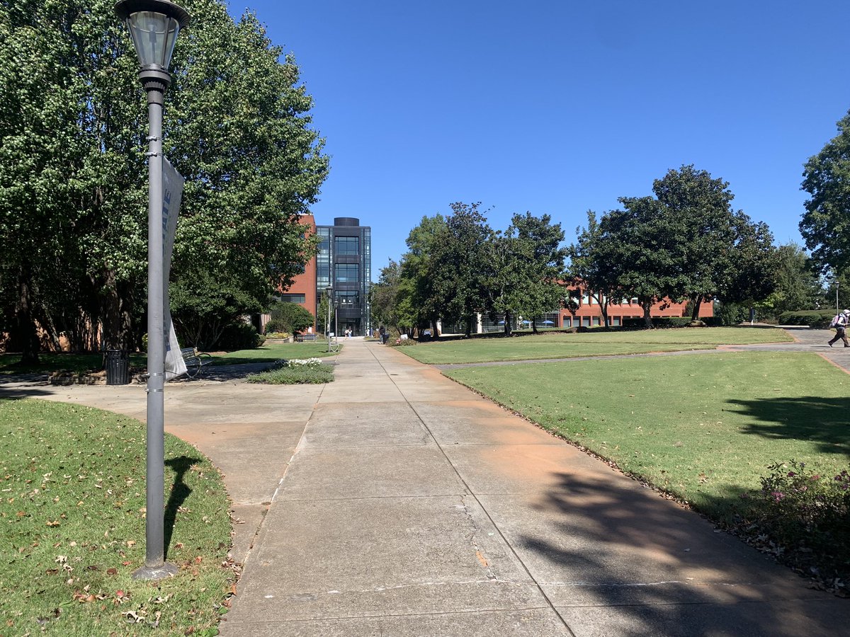 GordonStateBSB's tweet photo. Beautiful day in Barnesville. Small look at campus view and festivities.
Always a great day to be a Highlander
#RacksUP #GSCHighlander https://t.co/JRuIOEW6q4