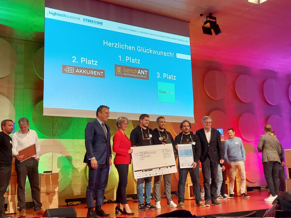 bwcon_info's tweet photo. Die Start-ups @benchANT, @Detagto und @eye2you gewinnen den CyberOne Hightech Award! bwcon und @Startup_BW gratulieren! https://t.co/Y6gkpEJkU5