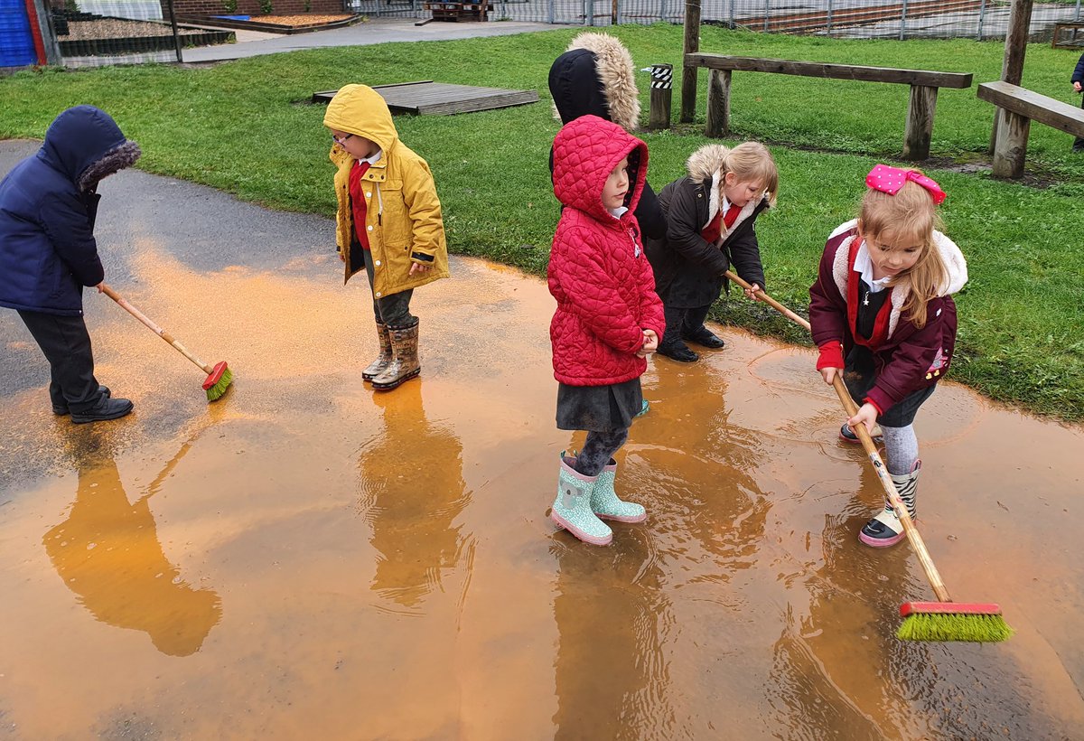 KingsMeadowAcad's tweet photo. 🎃  Halloween fever in Early Years today with all things orange! Children have been strengthening their muscles by sweeping away the puddles and then using those very same muscles to draw spooky pumpkins! #outdoorplay #abcdoes
#earlyyears https://t.co/ho7MrrPFxu