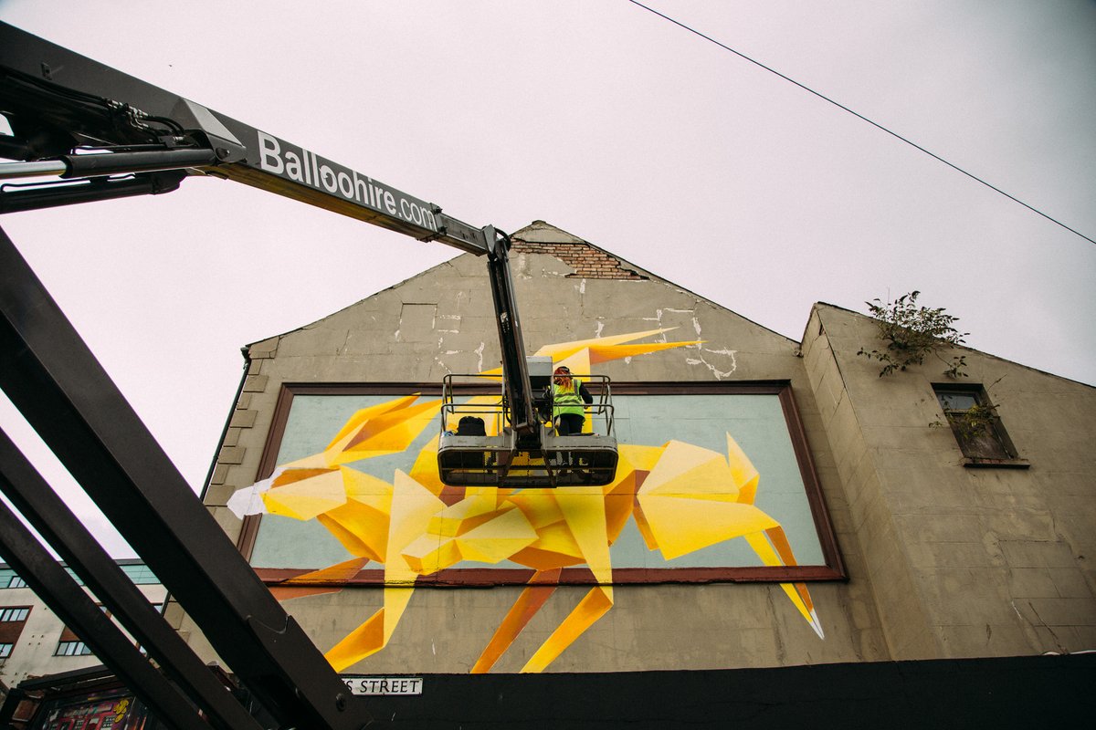 SeedheadArts's tweet photo. Throwback to when @Annatomixx first came to NI for #HTN18 when she painted the Golden Hares of Rathlin.
Anna's in Newtownards this week painting something brand new in Meeting House Lane. She'll be joined by 17 other artist over the week ending with a big old jam on Sat afternoon https://t.co/X8kWBGa34a