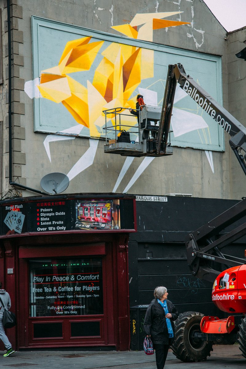 SeedheadArts's tweet photo. Throwback to when @Annatomixx first came to NI for #HTN18 when she painted the Golden Hares of Rathlin.
Anna's in Newtownards this week painting something brand new in Meeting House Lane. She'll be joined by 17 other artist over the week ending with a big old jam on Sat afternoon https://t.co/X8kWBGa34a