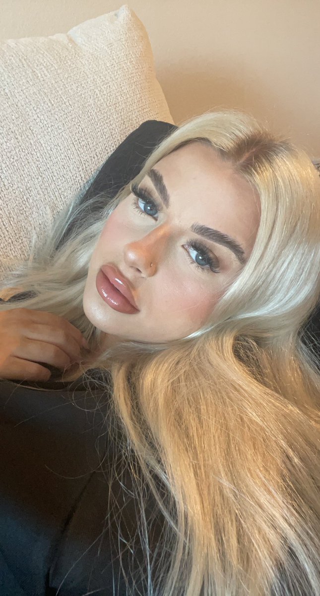 You fell for my lips, then my eyes, then my hair…. and now you’re broke