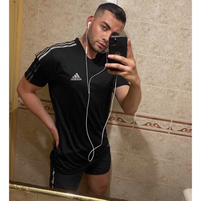 gerardmart29's tweet photo. #NuevaFotoDePerfil https://t.co/IdgoLg9ZmW