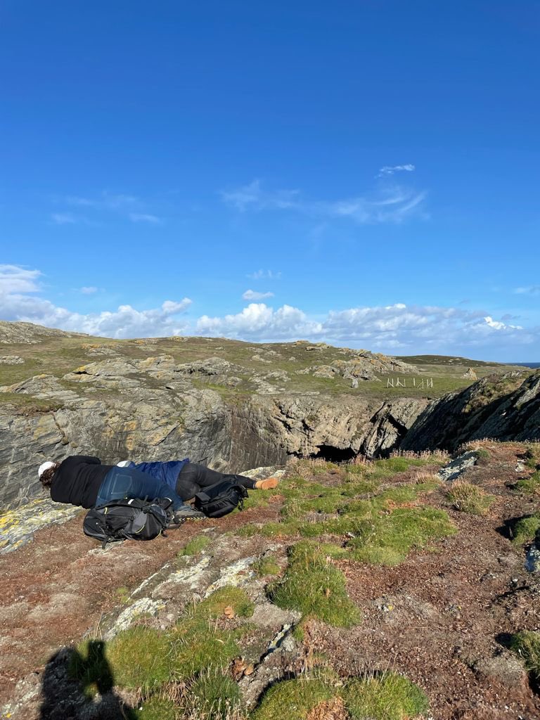 manxnature's tweet photo. Our fabulous #SealSurvey volunteers have been busy on the Calf and have a seal pup for you to name beginning with a ‘W’

Born in Ghaw Laing on the 23rd to Mum 199, nicknamed 'Eight' due to a distinctive marking!

Put your suggestions in the comments 😁

#ManxNature #TeamWilder https://t.co/68mtxDfFT3