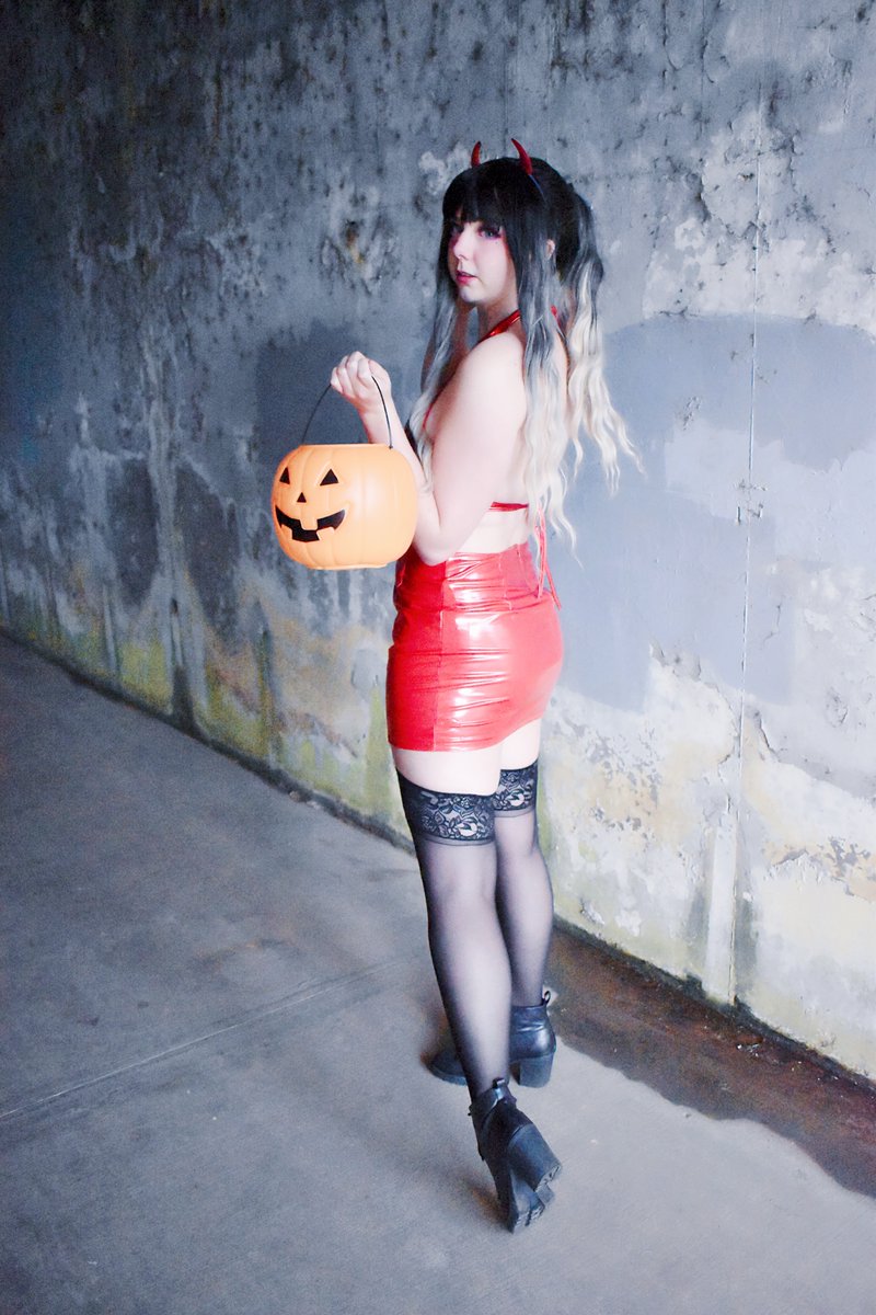 SnowfallStudio's tweet photo. Our friends @AllyceHime &amp; @Sumire_cosplay1 did this WONDERFUL cosplay of Yuika and Katsuki's Halloween costumes! They also did a couple other outfits so more to come~ 

#cosplay #visualnovel #vndev #indiedev #fanart #vncosplay https://t.co/ybaqAxr39Q