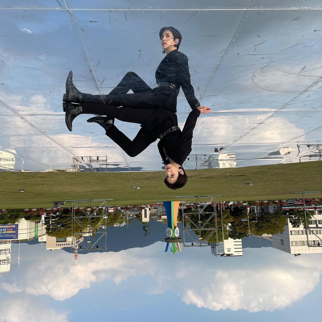 ALLENMA_GLOBAL's tweet photo. 211019 #ALLEN INSTAGRAM UPDATE

'Cause I'm on top of the world, 'ey

📸: SERIM 

🔗: https://t.co/vmsB2kfH8M

#ChangwonKPOPWorldFestival #창원케이팝월드페스티벌 #CRAVITY #ALLEN #크래비티 #앨런 #C_DAILY #LUVITY @CRAVITYstarship @CRAVITY_twt https://t.co/SGFFumYLS7