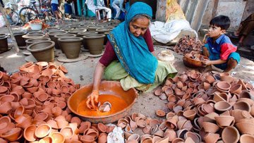 TheSarcsticLife's tweet image. Please support them and make their Diwali special.Take diya from👇Take sweets from local Markets,Dewali is a SanatanDharma festival celebrate like Old traditional way its beautiful eat sweets not chocolates its yammy🤞💐
#Diwali2020 #Dhanteras2020 #Dhanteraspuja #Diwali #diwali