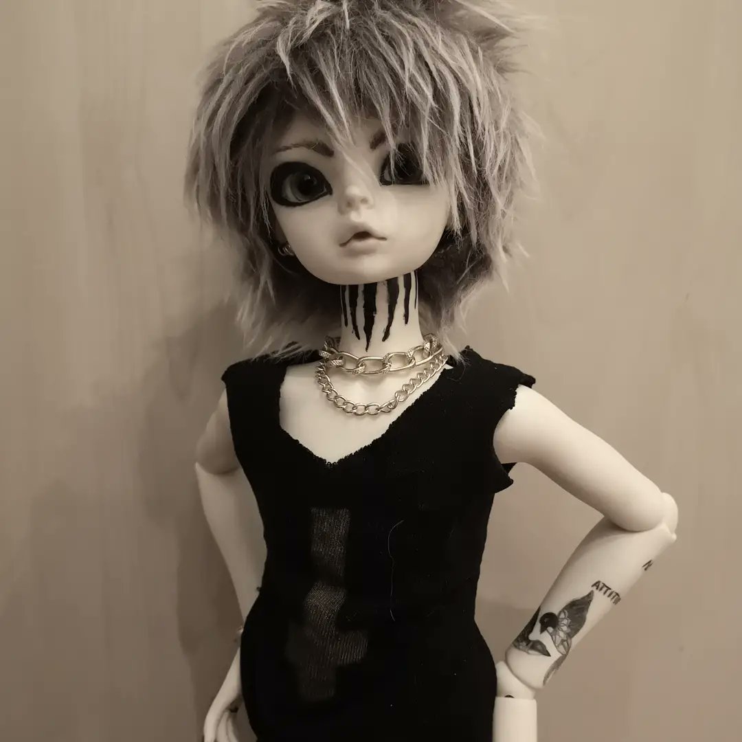Mimi_Miruki's tweet photo. For the moment I'm done with Nori's tattoos on the left forearm. 😊

#bjd #bjddoll #bjdboy #bjdmsd #bjdjewelry #dollzone #dollzonebjd #dollzonejade #dollphotography #bjdphotography #bjdtattoo #bjdinstagram #thegazette #ruki #takanorimatsumoto https://t.co/4AszKdMirS