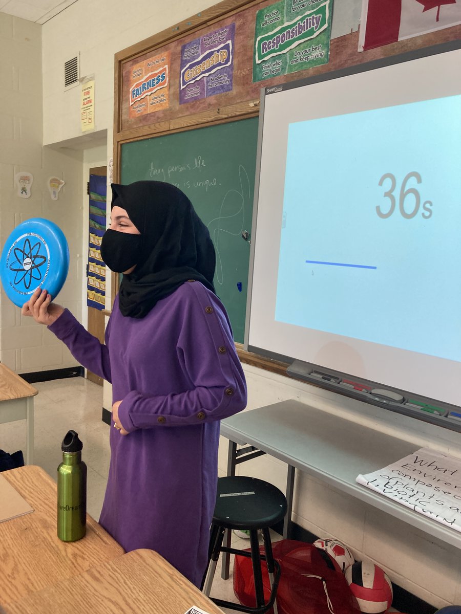 Ms_EMcCann's tweet photo. 'This is blue and you can eat on it..." ~ 🤣 Our #OneMinuteDescription game had everyone laughing today! 🥏 #LiteralLanguage vs. #FigurativeLanguage #GigglesAllAround https://t.co/Ede34Xbzhx