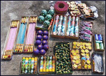 TheSarcsticLife's tweet image. Please support them and make their Diwali special.Take diya from👇Take sweets from local Markets,Dewali is a SanatanDharma festival celebrate like Old traditional way its beautiful eat sweets not chocolates its yammy🤞💐
#Diwali2020 #Dhanteras2020 #Dhanteraspuja #Diwali #diwali
