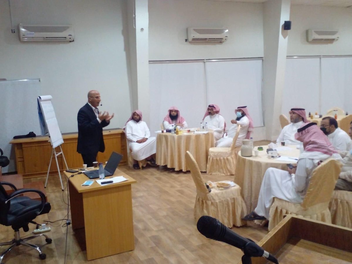 Sa1Poc's tweet photo. تم - بفضل الله تعالى - إتمام المرحلة الأولى من مشروع صياغة الاستراتيجية الأولى لجمعية البر الخيرية بالقريات ، بقيادة كبير مستشاري المكتب الدكتور / حامد كنعان 🌿

#مسارات_الإبداع
#رفيقك_إبداع https://t.co/1fqXkA3NSs