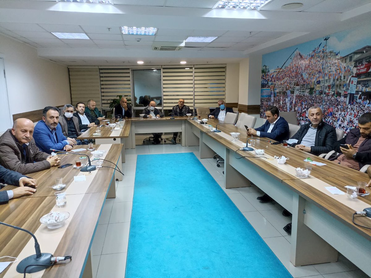 AkUmraniye's tweet photo. İlçe Başkanımız Av. @Mhmtemollaoglu  başkanlığında, İl Koordinatörümüz @Nurullahaktas__ ‘ın katılımıyla yürütme ve yönetim kurulu toplantılarımız gerçekleştirildi. https://t.co/l8KYSms4x4