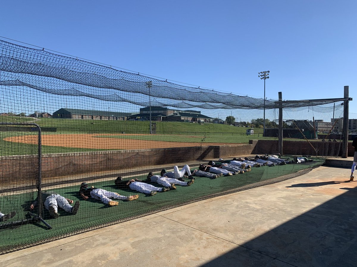 Coach_Martin11's tweet photo. @CoachSheets3 here we go! Mental training and meditation in your home town! @WHHSKY @BMSBraves1. We have the high school and the middle school teams out this week. Thank you sir for all of the great content! https://t.co/18lrqVHPR5