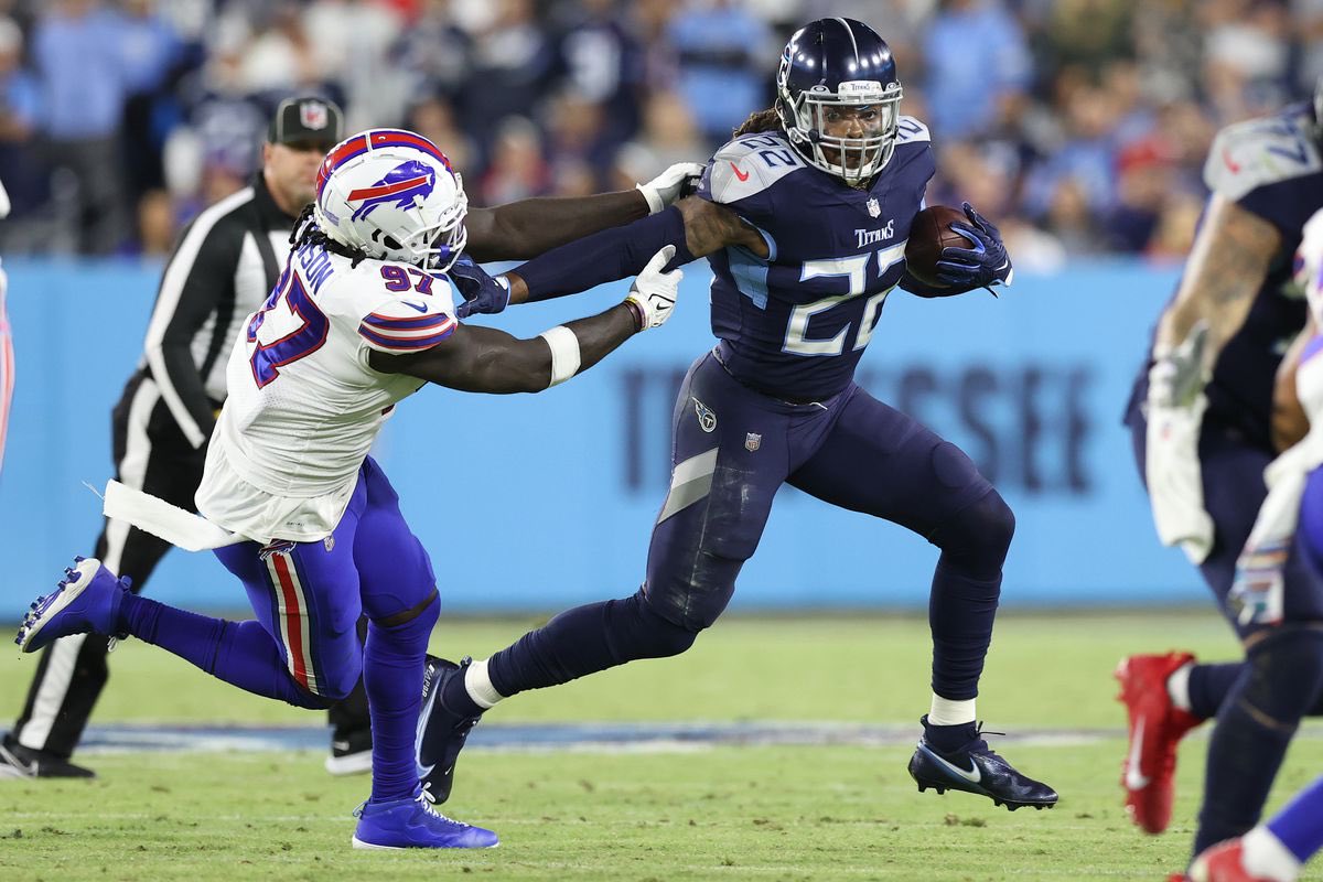 _willcompton's tweet photo. Derrick Henry is a Chevy Silverado 

There is not a better make &amp; model on the field right now. The most dependable &amp; reliable on the planet. This 2021 model is turning heads

@KingHenry_2 🤝 @ChevyTrucks https://t.co/xYx5cu1XeE