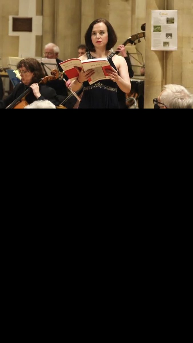 Extremely enjoying my ‘I hauled my ass here to sing four bars of music?!’ energy in this screencap from Sunday’s livestream.