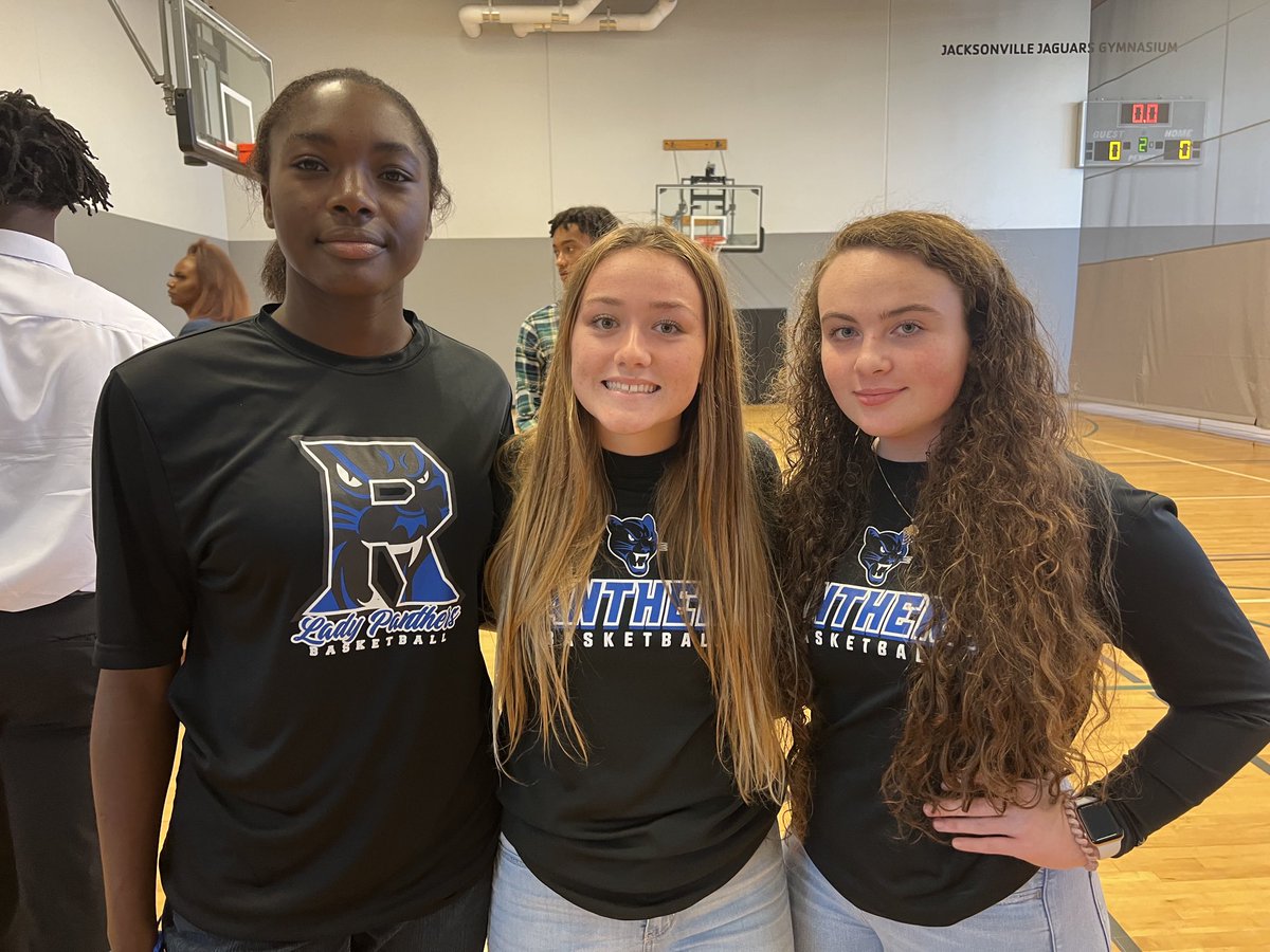 Nia Blocton, Paetyn Miller and Alyssa Sherman of Ridgeview’s girls hoops team closing it down at high school hoops media day.