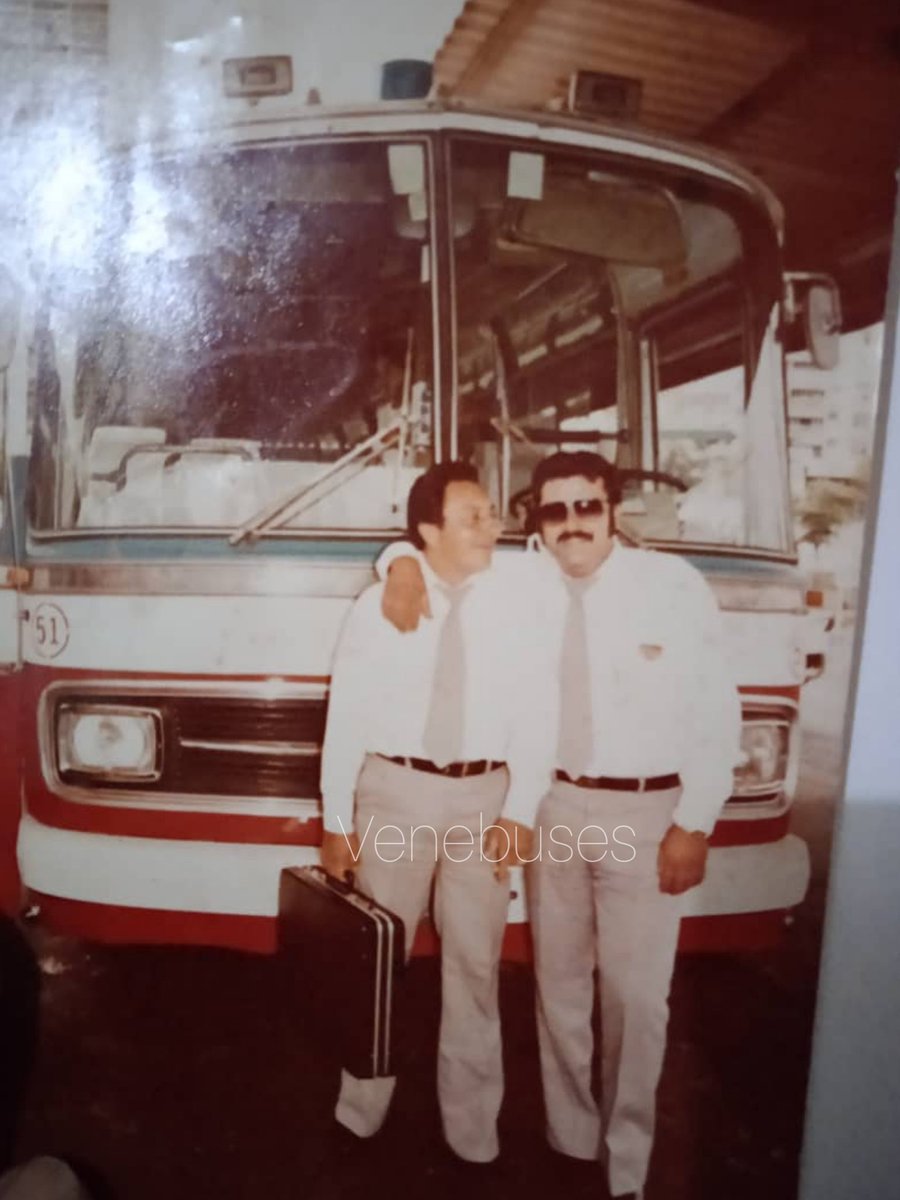 Siempre es una emoción grande cuando logramos conseguir material de archivo, en esta ocasión es nuestro amigo Eduardo Márquez, nieto de un socio fundador de Transporte San Cristóbal, quien nos hace tan genial aporte. No te pierdas la colección completa en Facebook e Instagram.