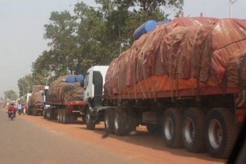Transporteurs routiers : le patronat s’engage à appliquer la convention collective et à payer une prime de risque investiraucameroun.com/economie/1910-…