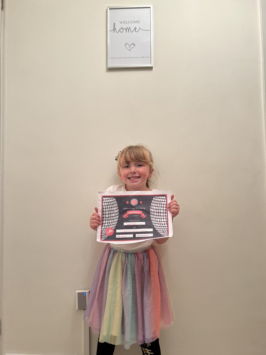 leannedp23's tweet photo. @YGCwmbran #DosbLadyLlanofer Sophie-Rose had done herself so proud and was given a certificate at dancing tonight for excellent dancing! Mammy &amp; Daddy are so proud!!! 💃#confidencebuilding #worksohard #happy #givesitherall 💕 https://t.co/znZHjkirRI