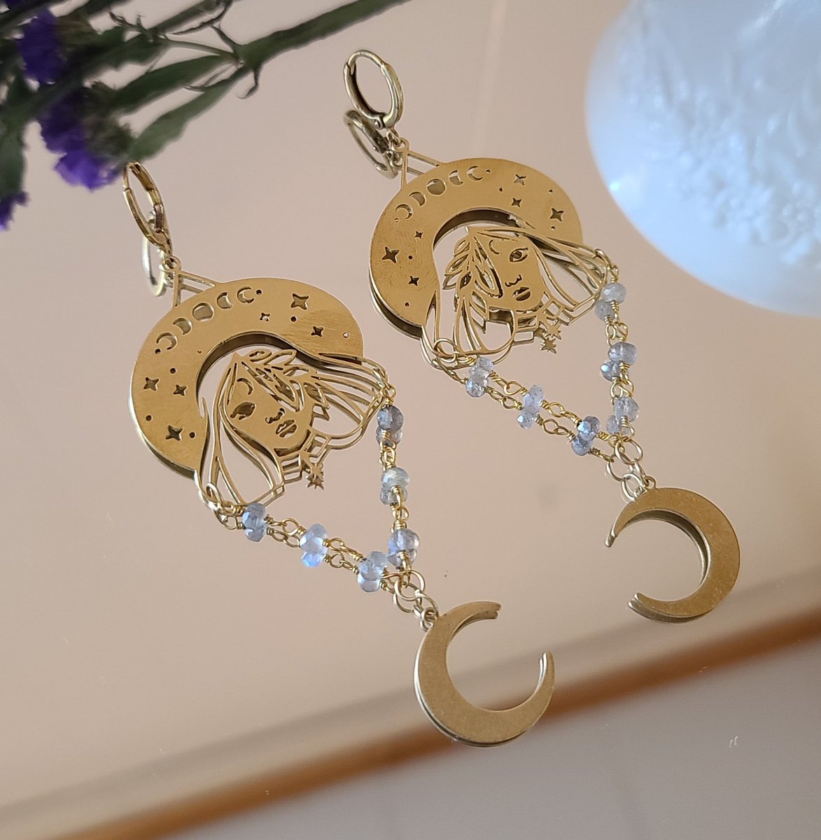 whimsyandwondrx's tweet photo. I'm only 1 sale away from 250 sales 😭❤ check out my shop, maybe? 💕 https://t.co/VOMh6xW0oX https://t.co/wNpBYTDtUy