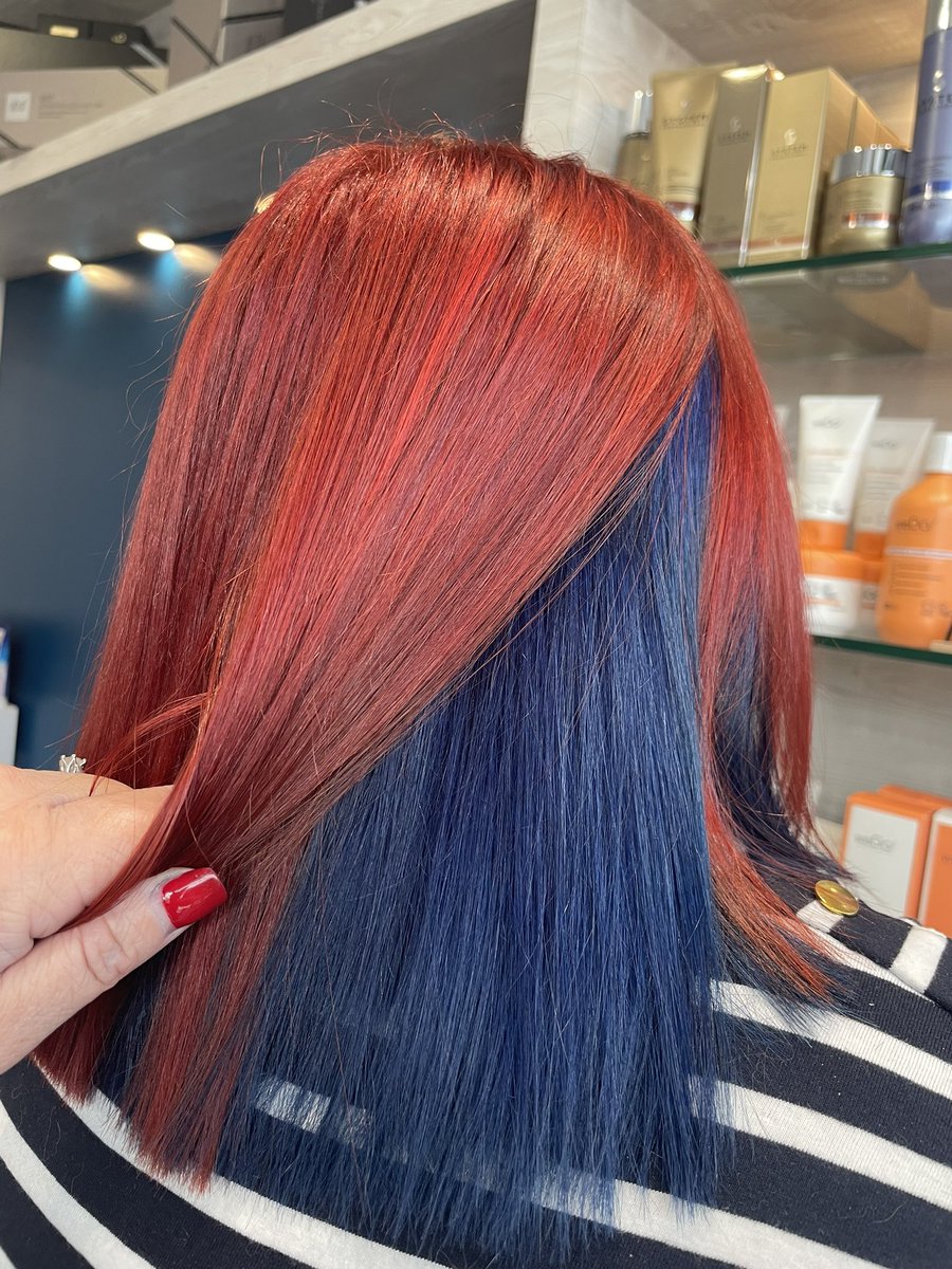 CWhiskersHair's tweet photo. Roses are โค๏ธviolets are ๐
Creative colour by Sian @wellahairuki
#bluehair #redhair #copperhair #autumnhair #creativecolour #wellahair #makechange #cardiffhairdresser #caerdydd #cantoncardiff #treganna #cowbridgeroadeast #hairsalon #hairideas #haircolour #hairinspo https://t.co/FW4M4nZsDH