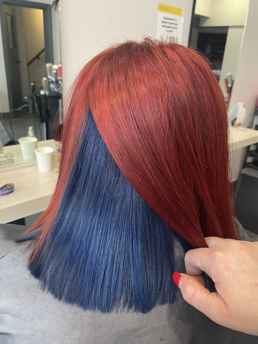 CWhiskersHair's tweet photo. Roses are โค๏ธviolets are ๐
Creative colour by Sian @wellahairuki
#bluehair #redhair #copperhair #autumnhair #creativecolour #wellahair #makechange #cardiffhairdresser #caerdydd #cantoncardiff #treganna #cowbridgeroadeast #hairsalon #hairideas #haircolour #hairinspo https://t.co/FW4M4nZsDH