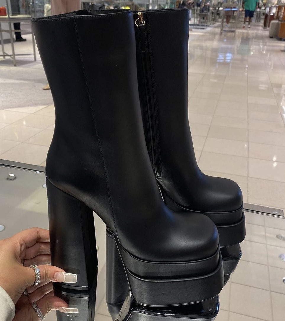 SelectOutfit's tweet photo. obsessed with these Versace heels https://t.co/UwCedeQooK