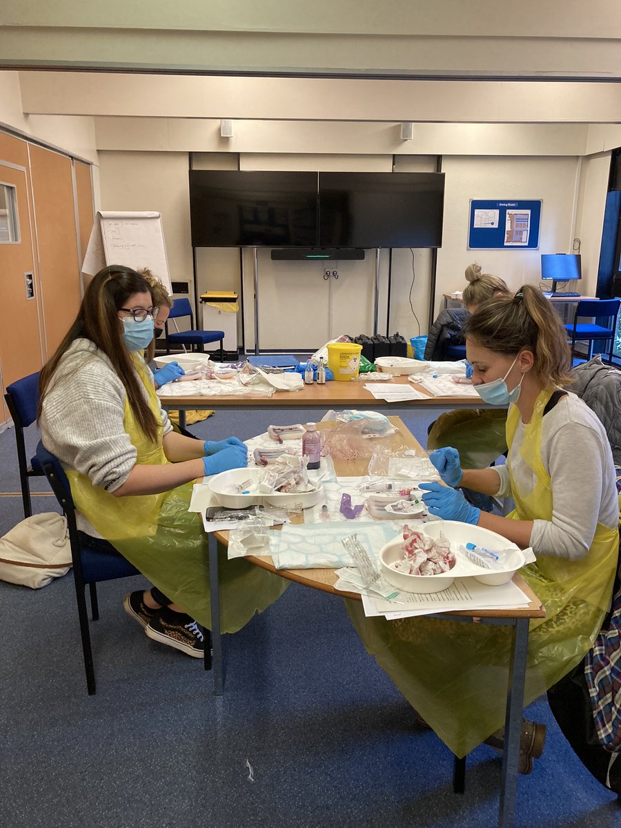 Teaching clinical  skills and the importance of RCS to our new  Preceptee midwives this week. Privileged to work with such a supportive team that places staff’s education/support and wellbeing at the heart of all that we do @rchtmaternity <a href="/SjPedler/">Sarah-Jane Pedler</a> <a href="/katlane157/">Katherine Lane</a>