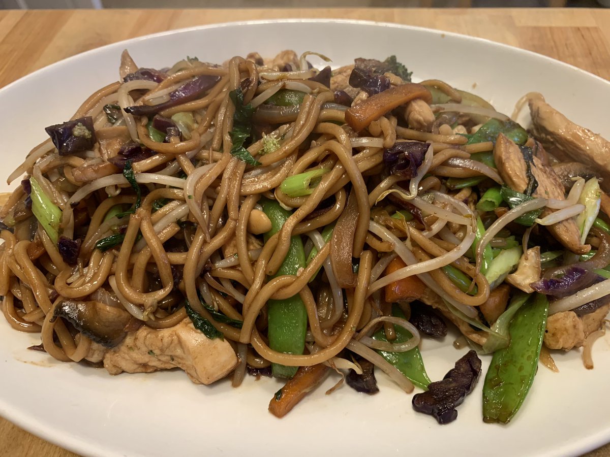 thomasm77318176's tweet photo. Chicken stir fry Prepare 🔪🔪 eat 🍽 #foodie @ChemoCookery #woktober #DISH #powerveg #cancerfood #eatwell #Bowelcancer 🥢  Get involved people 🥢 https://t.co/QdqASJNmY3