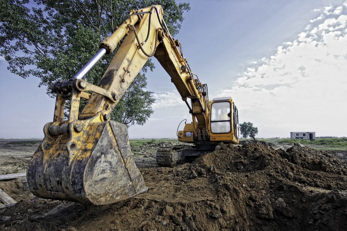 AppalachianL's tweet image. A habitable environment is essential to maintaining a healthy work or living space, and contaminated soil can pose a significant threat to the environment and the well-being of those occupying that space.  #Excavating #GradingContractor bit.ly/3adE3YZ
