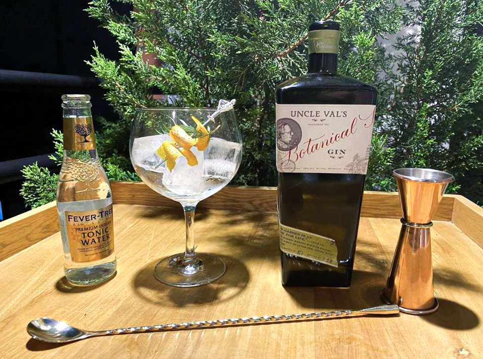 UncleVals's tweet photo. Happy International Gin &amp; Tonic Day! Enjoy a simple and delicious G&amp;T with Uncle Val's Botanical and Fever Tree Tonic.

#unclevals #gin #ginandtonic #ginandtonicday https://t.co/vXYyoV58kW