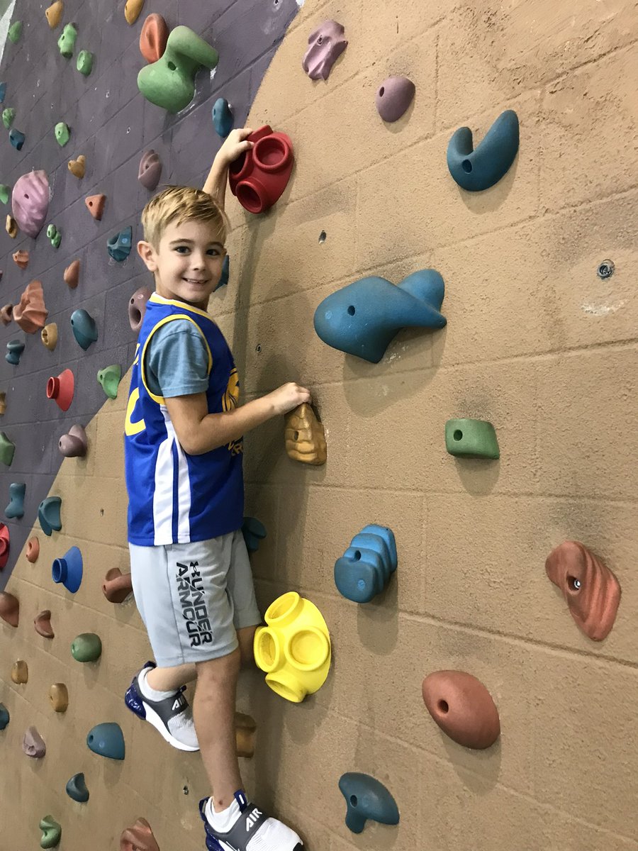KendallES_PE's tweet photo. Kendall Knights enjoying PE stations. @KendallElem @BoerneISD @KendallElemPTO @LeechStan @SheleneLivas https://t.co/dz30695ca0