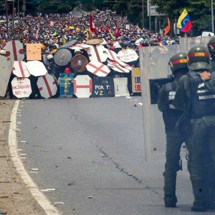 SuperAgenteCob1's tweet image. ¡Que nunca nadie diga que los venezolanos no lo intentamos!