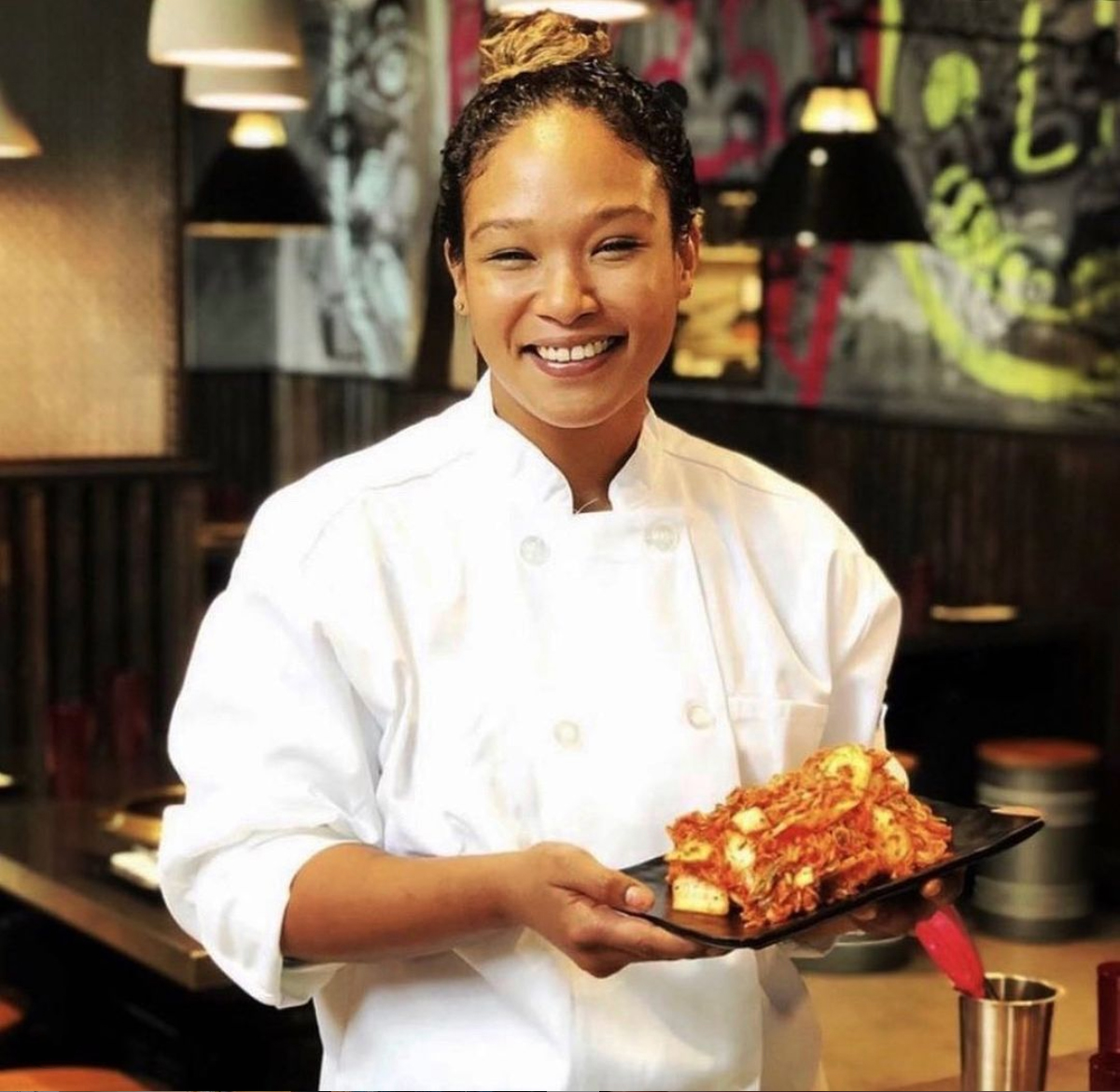 DC native &amp; REDEYE (w/ @theeventsdc) vendor Patrice founded Cooking With Patrice where she shares her passion for Korean-American Cuisine
In the pandemic she focused on her dream of getting her mom's kimchi recipe into grocery stores
#theredeyenightmarket #ExperienceDC #DCisOpen