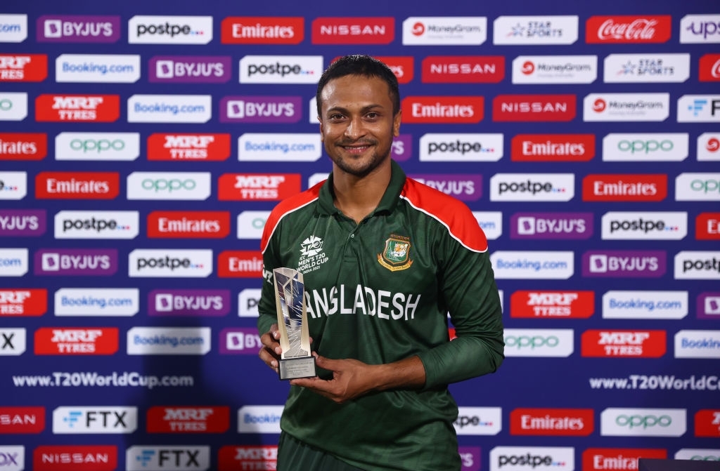 mashrafebd's tweet photo. 42 runs &amp; 3 wickets with the ball 

🏆 #shakibAlHasan  is the Player of the Match 🏆

#BANvOMG #SAH75 #T20WorldCup https://t.co/q0EDmYYecz