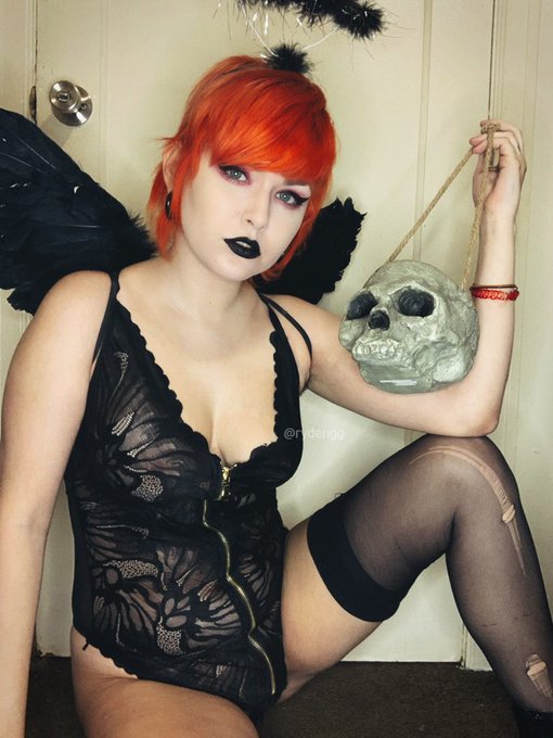 🎃💀 and so the angel fell 💀🎃 https://t.co/IsqCpGzjKT