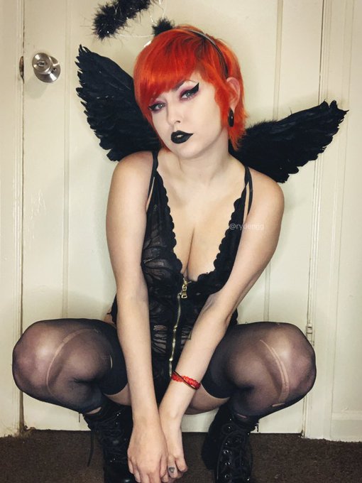 🎃💀 and so the angel fell 💀🎃 https://t.co/IsqCpGzjKT