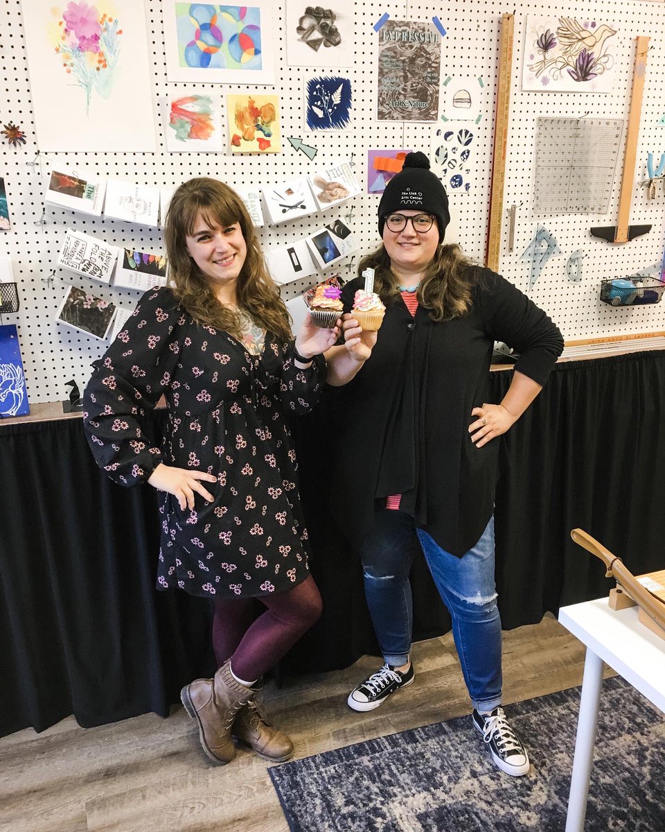 thelinkadk's tweet photo. Happy 1 Year! 🎉🧁❤️ Today marks one year since we opened The Link here on Court Street. We’re so proud to call Downtown Plattsburgh home &amp; we’re excited for what the future has in store for us. 🤩 More: https://t.co/BWj0VKibsu #thelinkadk #plattsburghny #adkart #zines #zinester https://t.co/QZR84OXfxu