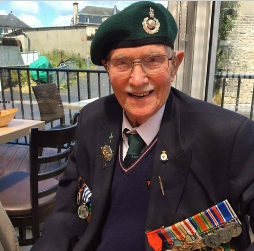 47_commandos's tweet photo. So sad to report the loss of this wonderful man #ChuckHarris #47RMC hero and DDay veteran.
A true gentleman and our 47 President. RIP Chuck https://t.co/j1VyG2tJaM