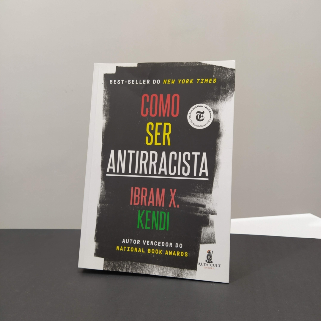 altabooks's tweet photo. Uma das inspirações contemporâneas para a luta antirracista é o livro de @DrIbram
“O ÚNICO MEIO DE ELIMINAR O RACISMO É IDENTIFICÁ-LO E DESCREVÊ-LO COM CONSISTÊNCIA — E ENTÃO DERRUBÁ-LO.”
#altacult #educacaoantirracista https://t.co/M3QJQ6fWnE