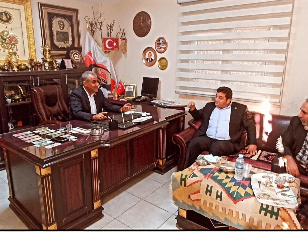 YusufZiyaUral's tweet photo. 📍Muhtar ziyaretlerimize devam ediyoruz..

Seyrantepe Mahalle muhtarımız Veysi Demir,i ziyaret ederek, mahallemiz hakkında istişarede bulunduk.

Misafirperverliğinden dolayı teşekkür eder, Çalışmalarında başarılar dileriz.
@veysidemir63 https://t.co/S7E1GxU64h