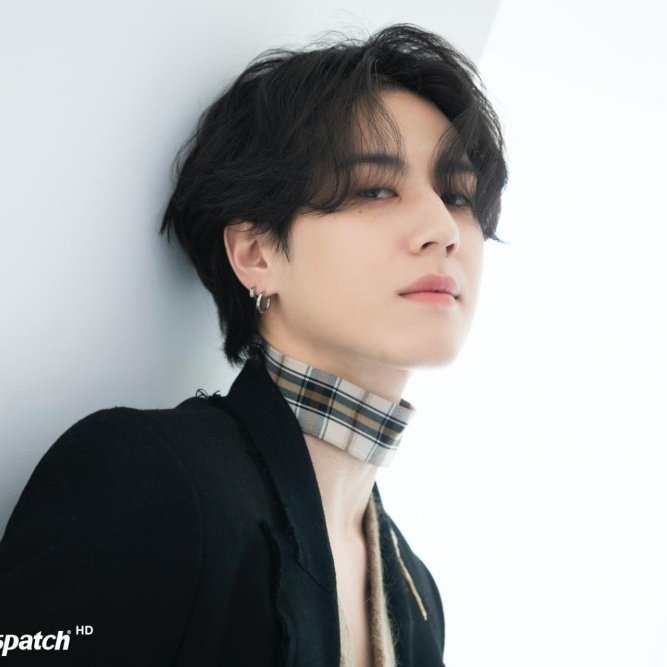 Yugyeom is one of a kind
The glue that keeps IGOT7 and GOT7 together. His solo album and releases not only charted or hit genie roof tops but shown his versatility as an artist.
He can do everything and lets not speak on his visual. Hes mesmerising
#유겸 #Yugyeom @yugyeom