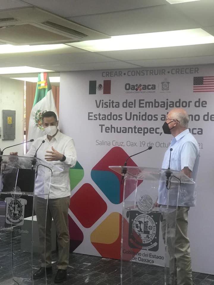 ghenestroza's tweet photo. Gobernador  invitó al embajador de #Mexico en #EUA solo a Pasear al Istmo , no anunció ninguna inversión , espero le hayan gustado las garnachas y los bloqueos 🤦‍♂️ @Betillocruz @Gustavo_DiazS @marianabenitezt @EufrosinaCruz @puigcarlos @lopezdoriga @CarlosLoret https://t.co/xbaDJwqYDJ