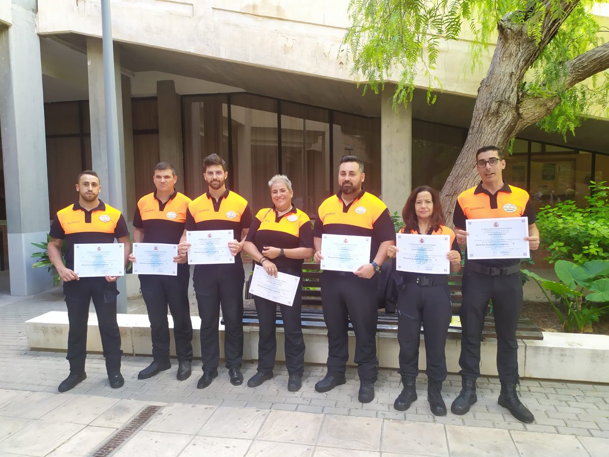Enhorabuena a todos los mencionados en el Dia de la Seguridad Privada. En especial a nuestros compañeros y compañeras que hoy han recibido la mencion por su trabajo y dedicacion. Felicidades¡¡¡