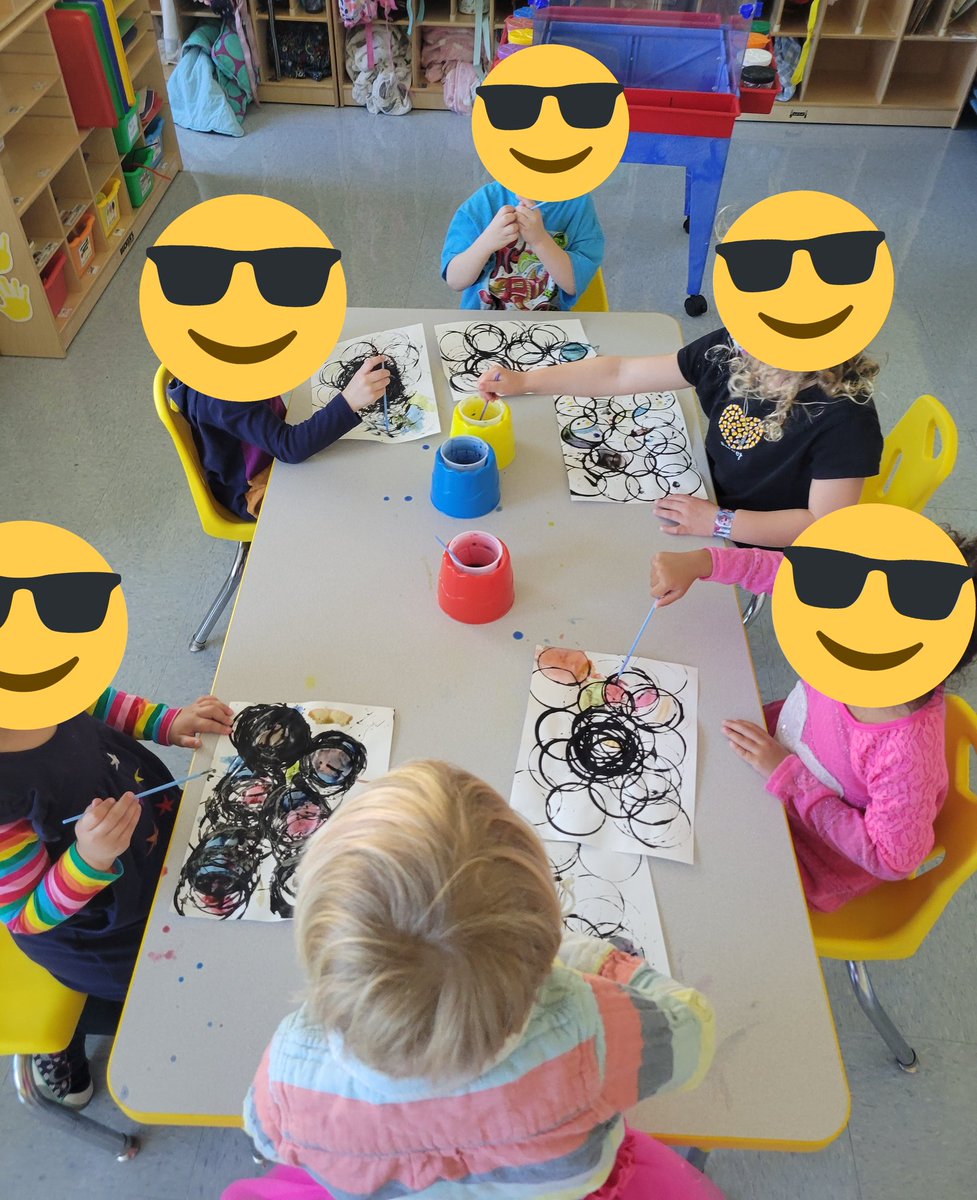 Yesterday we used black paint and plastic cups to make circles! Today we mixed primary colors and filled them in! We had so much fun! 🎨