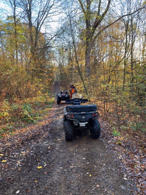 P/C Laviolette of #LanarkOPP partnered with Ofc. Cameron from <a href="/ONresources/">Ontario Ministry of Natural Resources</a> to patrol @LanarkCounty1 to ensure hunters are safely following regulations. Motorists are reminded to be extra cautious in rural areas and expect an increase in deer on/near roadways <a href="/OPP_COMM_ER/">OPPCommunicationsER</a> ^jt