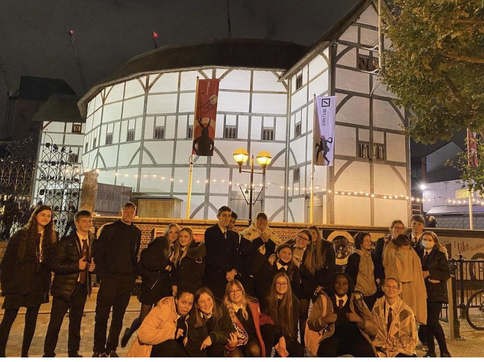 Fantastic trip to <a href="/The_Globe/">Shakespeare’s Globe</a> with <a href="/osa_english/">OSAEnglish</a> 🎭