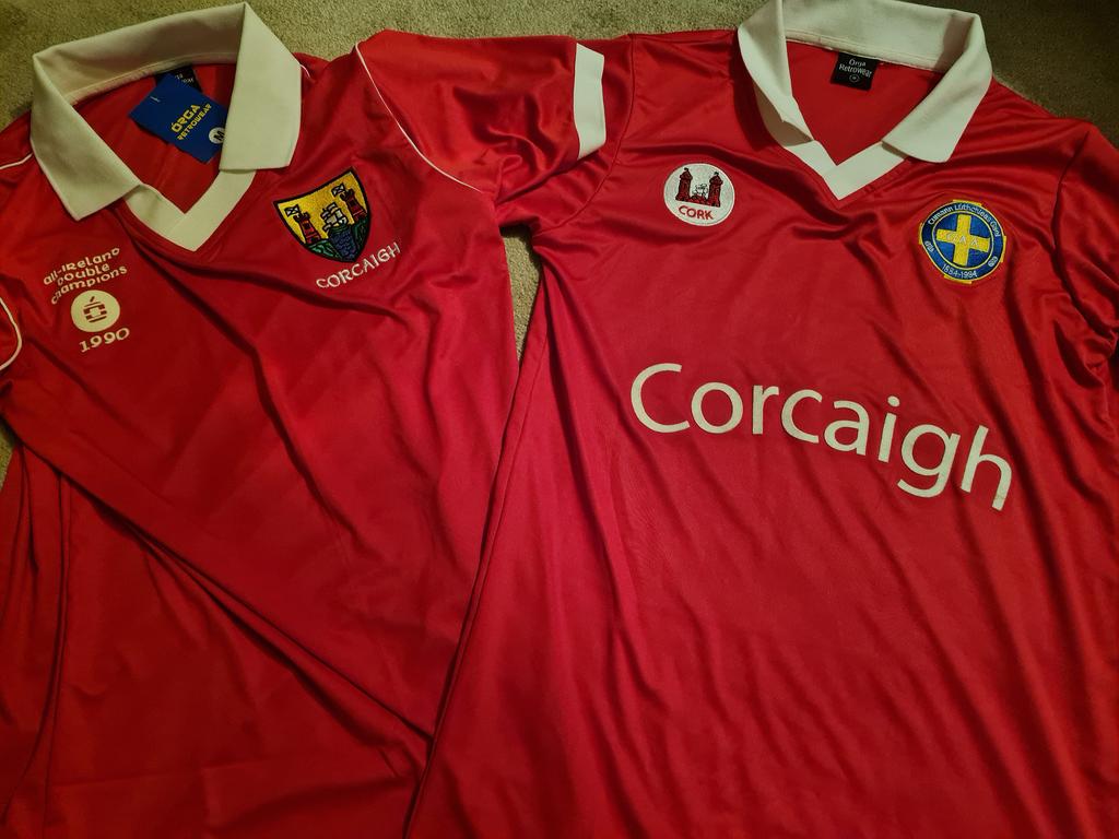 D_GGs's tweet photo. Spoilt by the gang from @OrgaRetro and @TheJMacPodcast. Top men ๐๐ These retros are unreal #84 #90 #updarebels ๐ฆ๐น๐ฆ๐น https://t.co/6ct5STOm47
